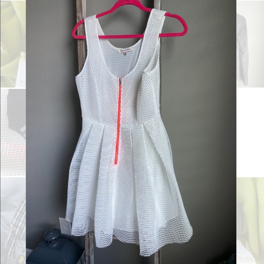 Jealous Tomato size M white dress great condition